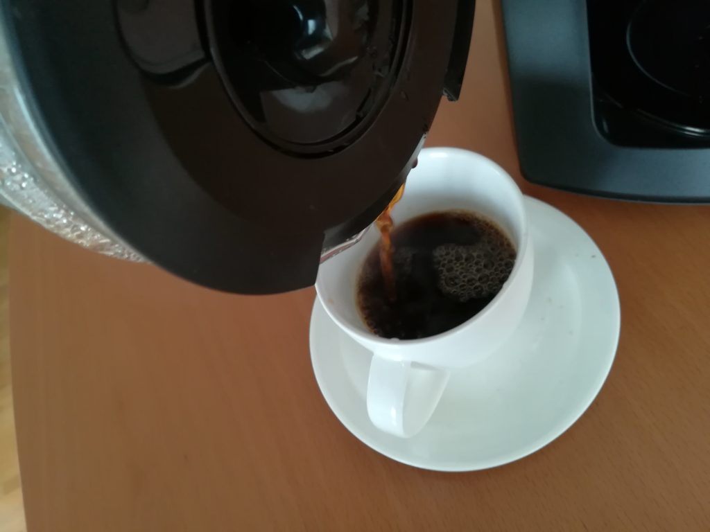 コーヒーを淹れる